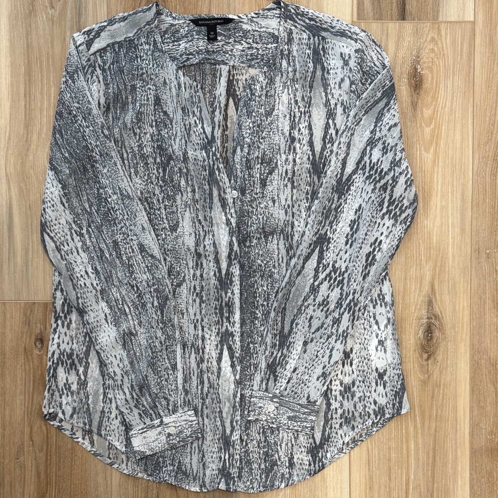 Banana Republic Black and White Patterned Blouse